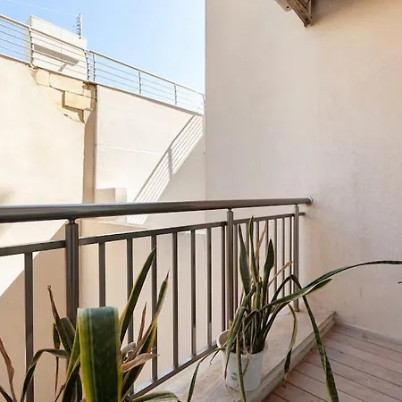 Designer With Comfy Sofa, Large Tv, Wifi & 2 King Sized Beds By 360 Estates Apartament St. Julian's
